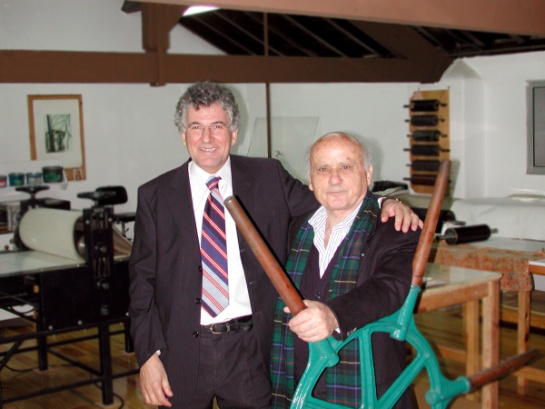 Manuel Cargaleiro no Atelier do CPS, com António Prates, fundador do CPS.